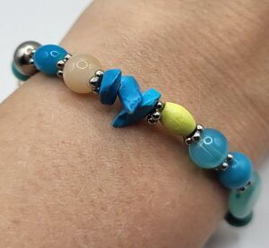 Handmade Turquoise Acrylic Stretchy Bracelet 7in
